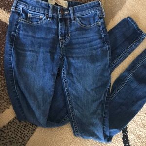 dark blue hollister skinny jeans